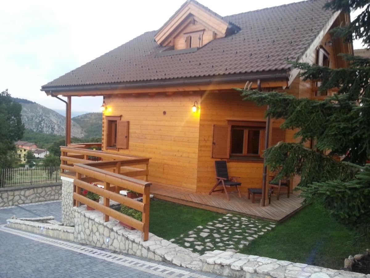 B&B Lo Chalet Di Ocre San Felice d'Ocre Ngoại thất bức ảnh